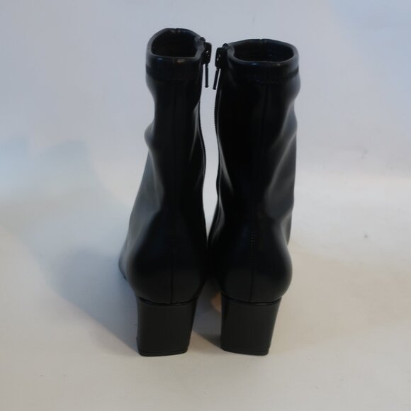 NWOB Womens Steve Madden Willah Black Faux Leather Ankle Zip Heeled Booties 7 - Picture 11 of 14